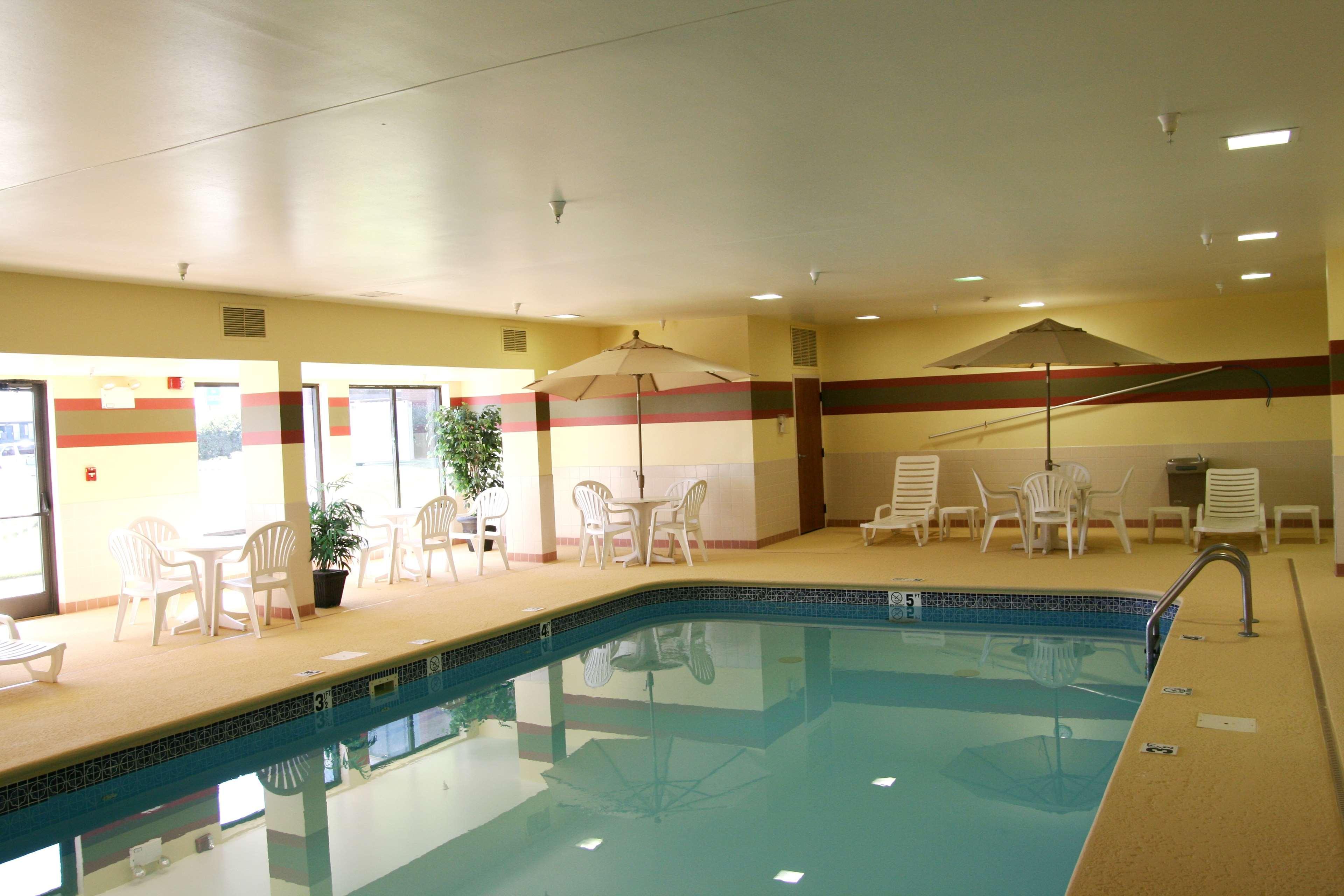 Hampton Inn Марион Экстерьер фото