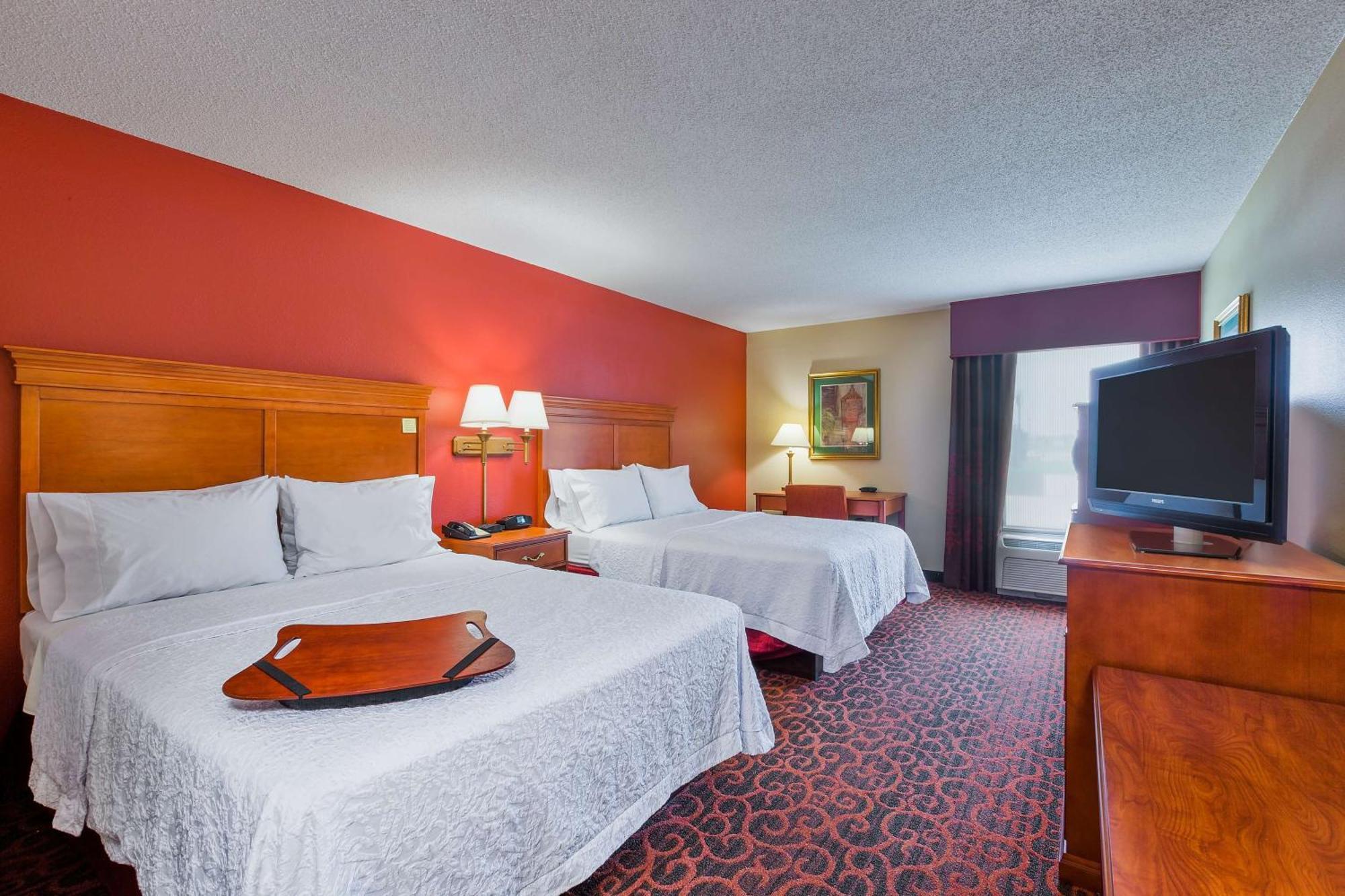 Hampton Inn Марион Экстерьер фото